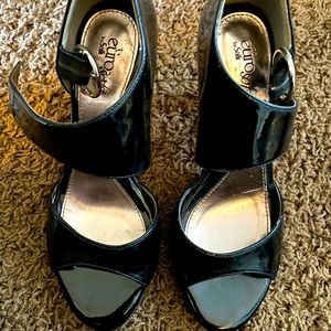 Eurosoft by Sofft heels, black in color size 6.5